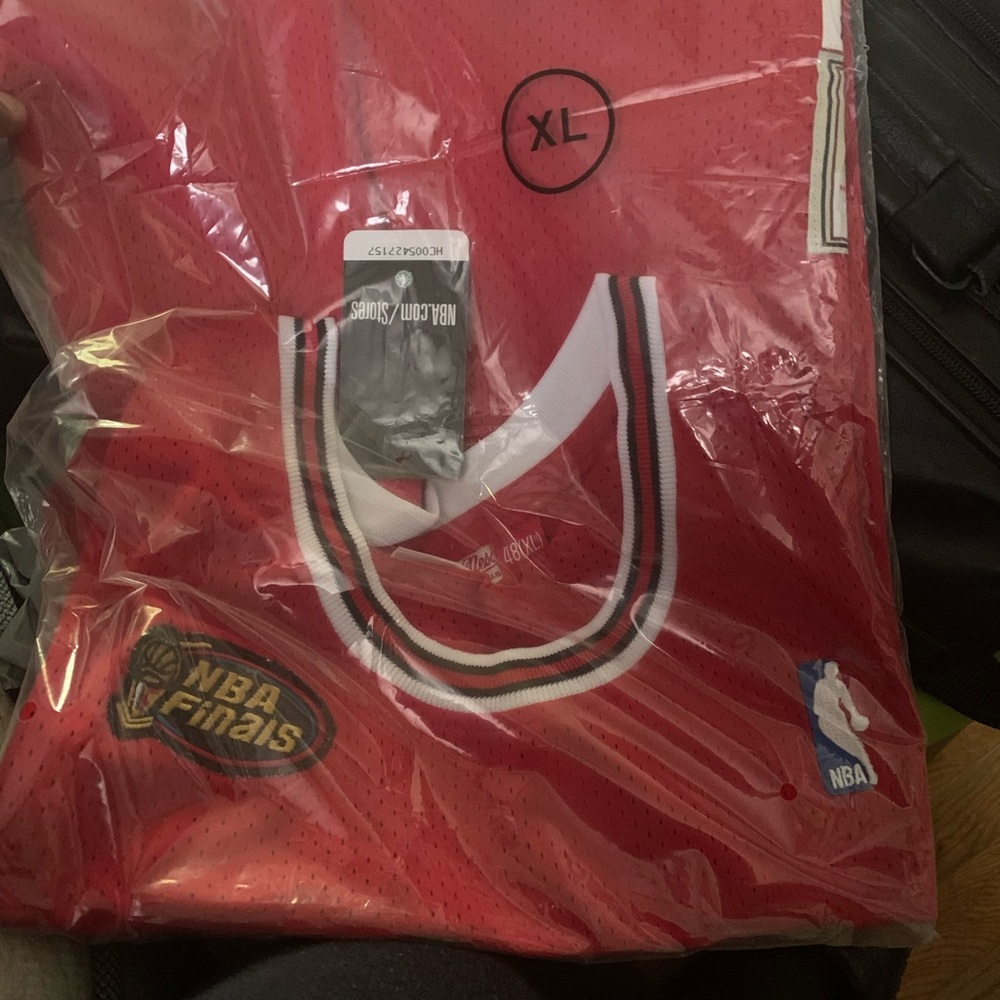 GOT 4 THROWBACK JORDAN JERSEYS 2 medium and 2 Extra Large price is firm